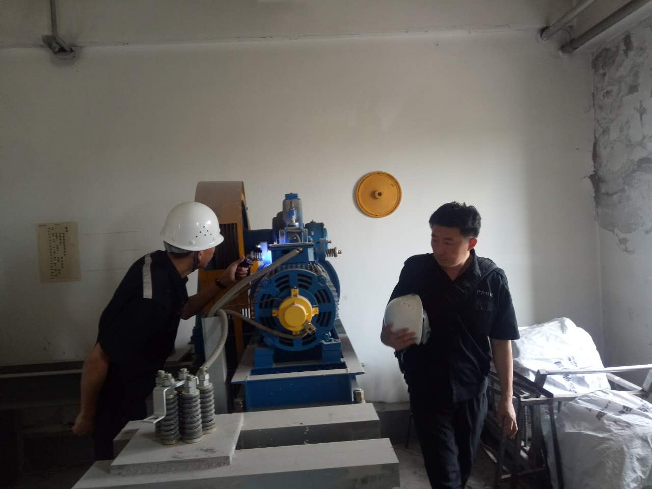 中吉特檢配合長(zhǎng)春市質(zhì)量技術(shù)監(jiān)督局南關(guān)分局進(jìn)行在用電梯安全排查工作 